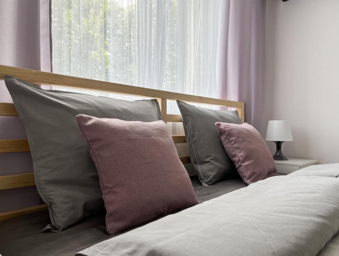 Hostel Flower House Chopin Airport Warschau